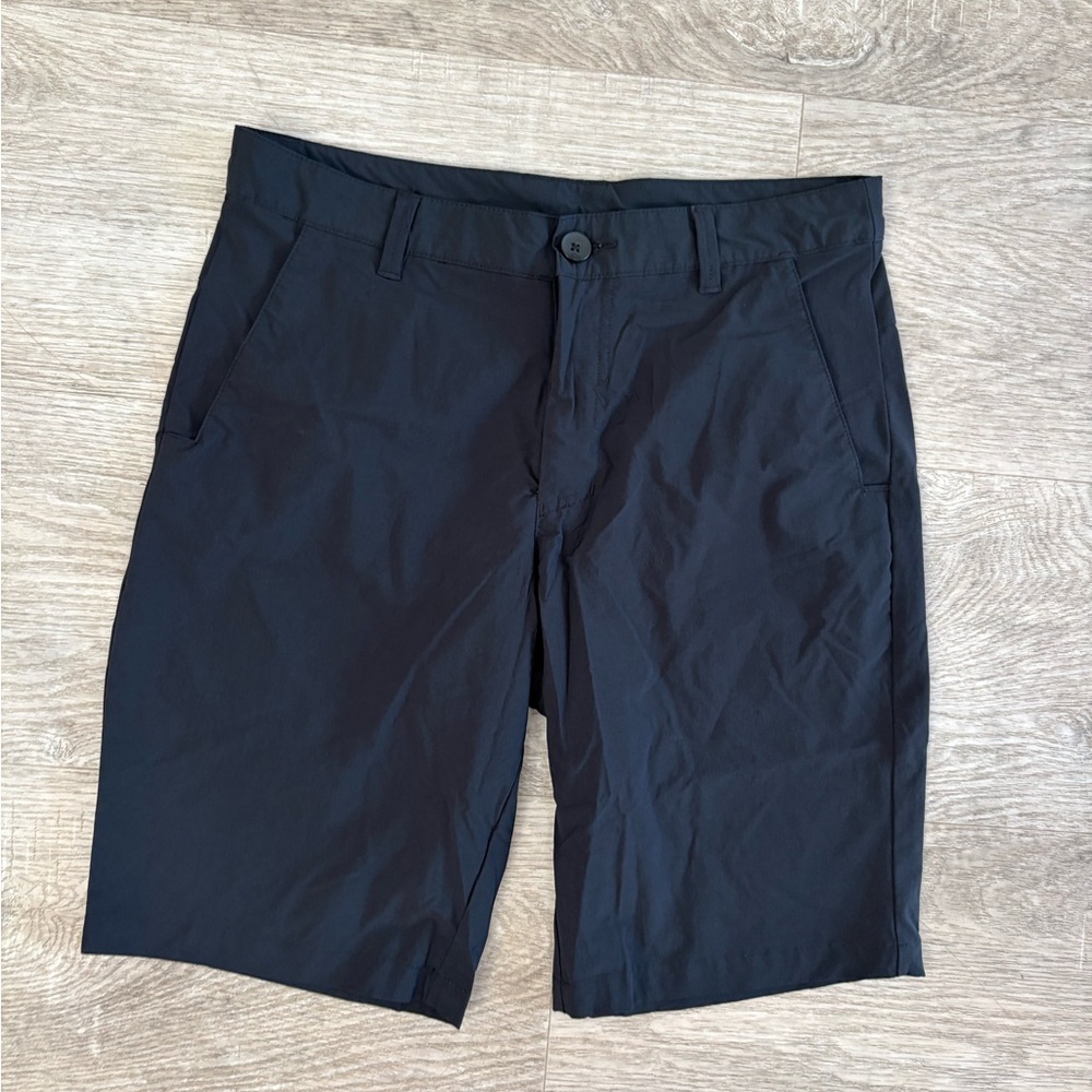 Oakley Men's Black Flat Front Shorts (waist 30)